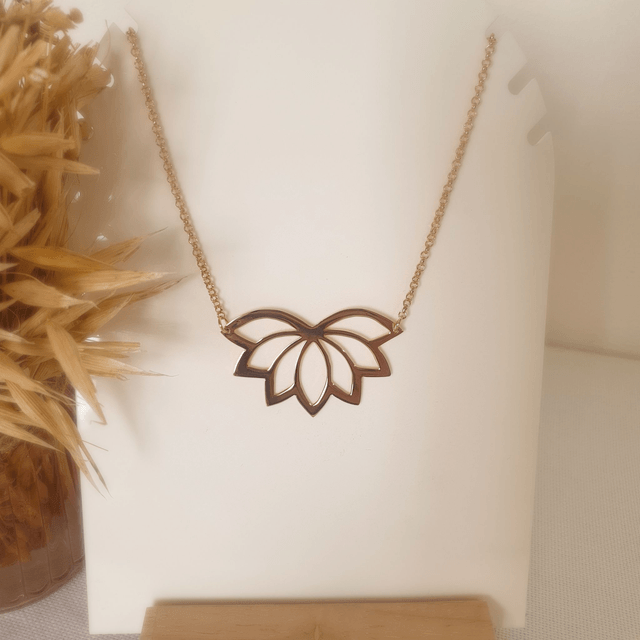Collier LOTUS